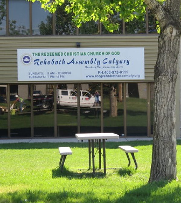 The front of the Rehoboth Assembly church building.